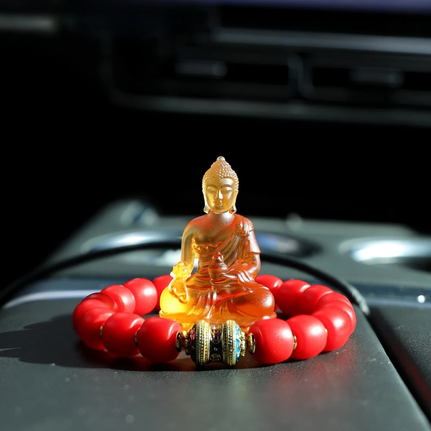 Ancient glazed Buddha statue mini Buddha car ornament, health guard car pendulum, portable Buddha jewelry