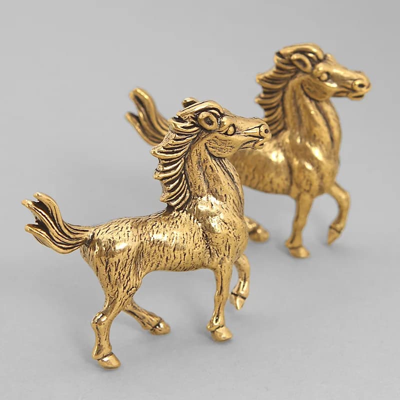 Pure brass zodiac horse, a three-dimensional, retro-style decorative piece, a small copper craft, an animal figurine representin