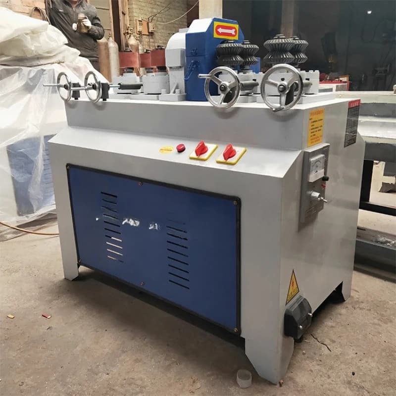Automatic round bar machine, woodworking machinery, double in and double out shovel handle, sanding machine, wood cutting