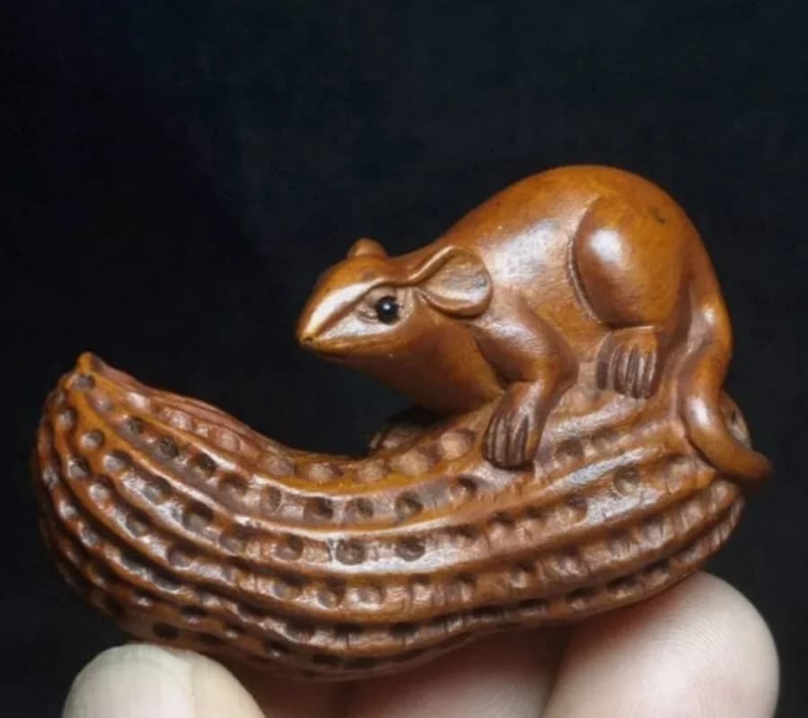 2.2 Inch Japanese Boxwood Hand carved Mouse and peanut Figurine Statue Netsuke