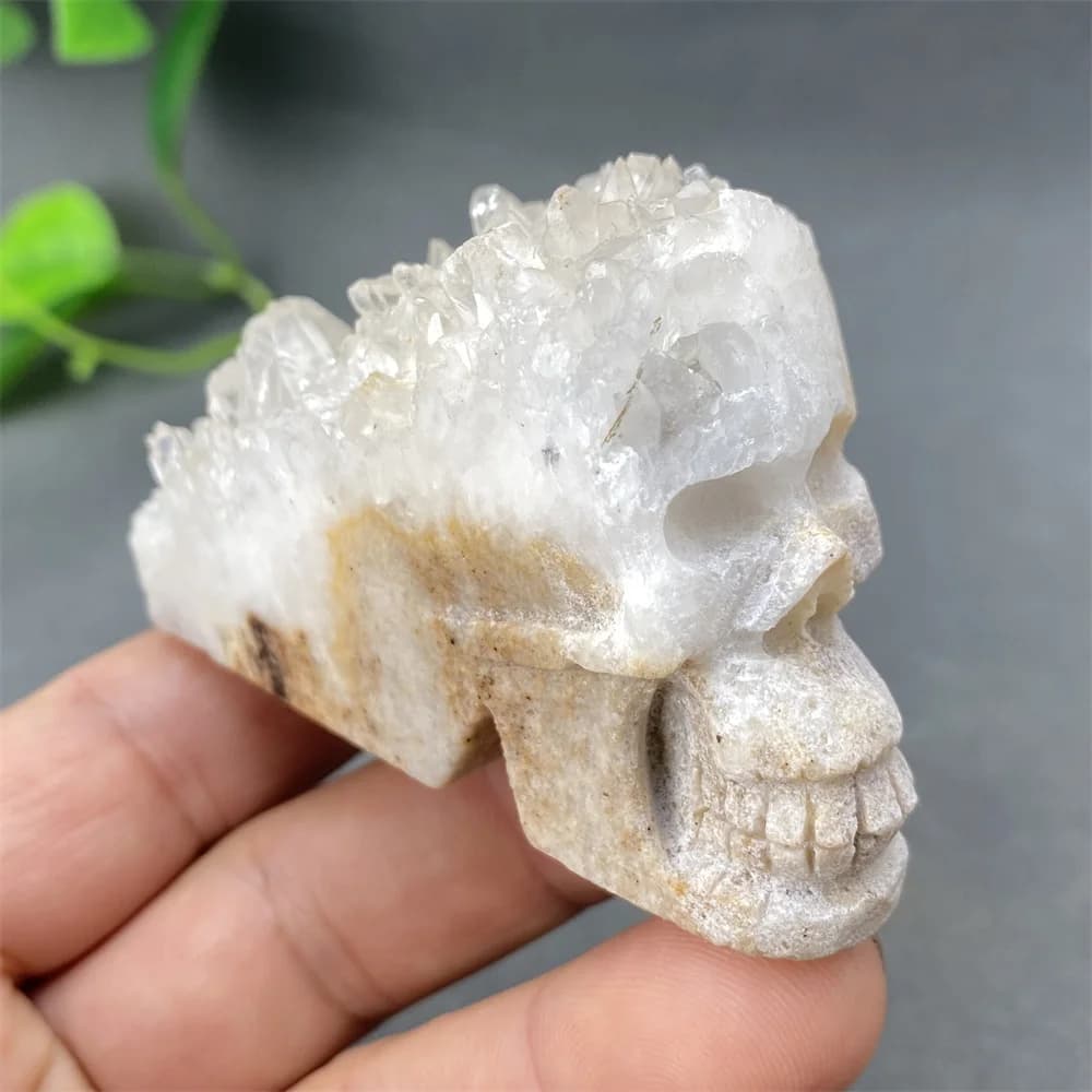 Natural Quartz White Crystal Cluster Hand-carved Crystal Skull Realistic And Powerful Alien Halloween Home Decoration Ornaments