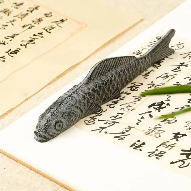 Cast Iron Chinese Style Paperweight Carp Design for Calligraphy Practice Painting Teachers Students Paper Holding Tool Exquisite