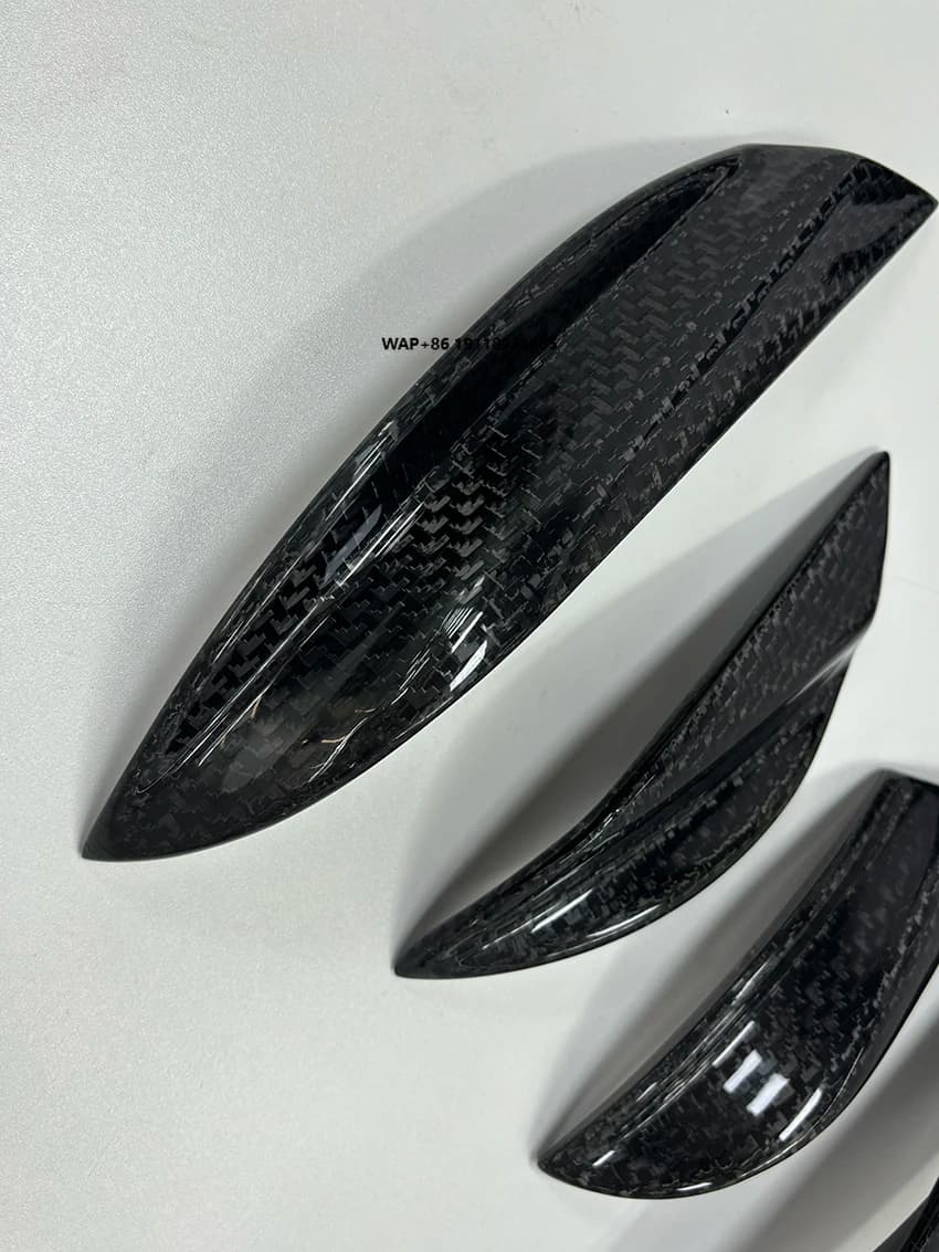 High Quality Fast Delivery Whole Sale Price Wet Carbon Fiber M Style Canards Body Kits for URUS