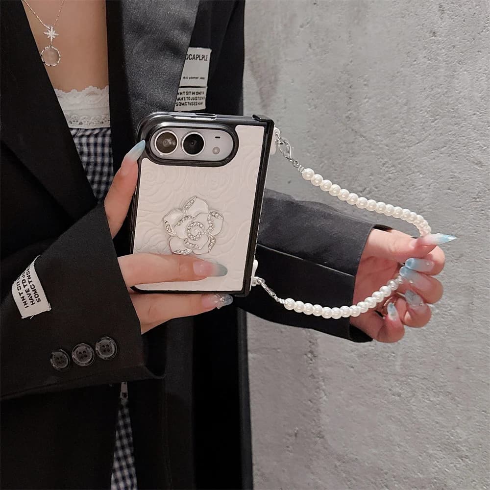 Korea Fashion Cartoon Ins Flower Phone Case For iPhone Duo white Cover Shockproof Cute Fold Cases Love Bracelet with Chain