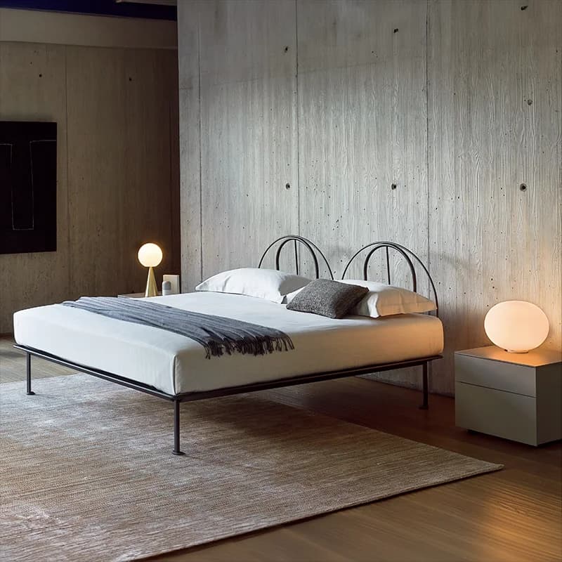 Modern light luxury bedroom 1.8 meters, double bed stainless steel single bed black simple wrought iron bed