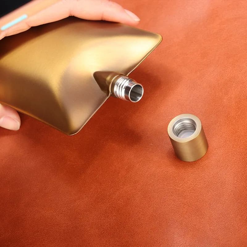 6‑OZ Curved Wave‑shaped Drinking Vessel, 304 Stainless Steel Mini Pocket Flask For Outdoor Portable Alcohol Storage