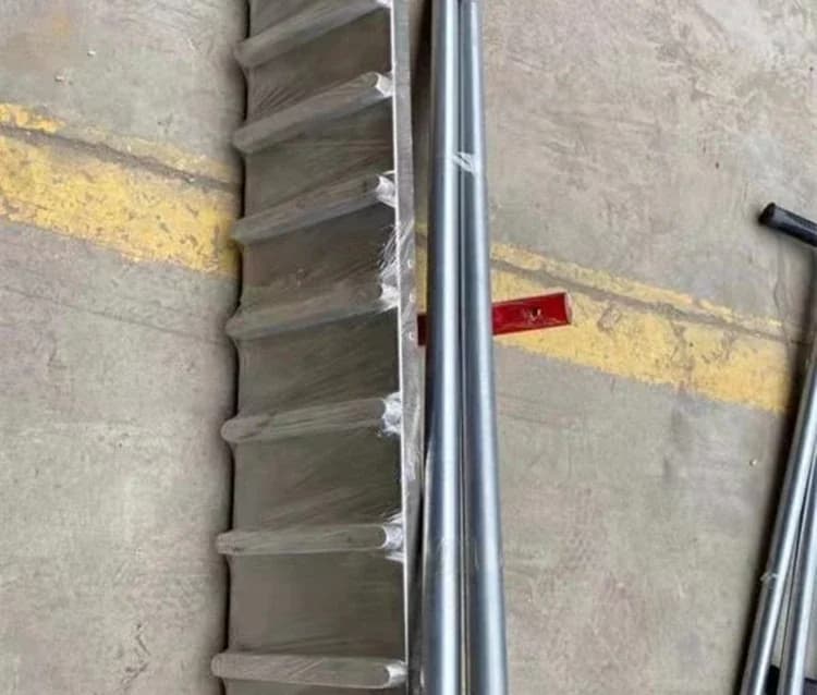 Hand-pulled cattle farm large rake rectangular groove drawing machine Manual grooving machine