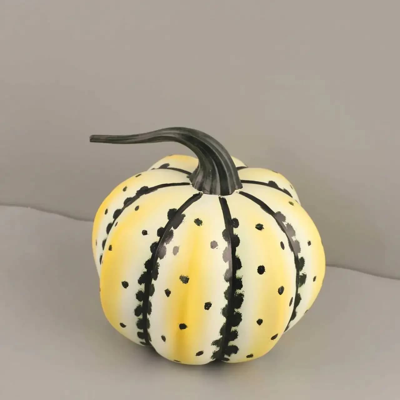 Resin Handicrafts Simulated Pumpkin Sculpture Fun Spotted Little Pumpkin Figurine Halloween Home Decoration Accessories