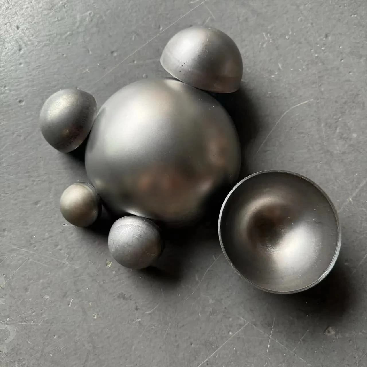 Hollow Iron Hemispheres Welding Decor 17-450mm 0.6/1/2mm Thickness Iron Domes for Lighting/Fence/Art Craft Custom Sizes