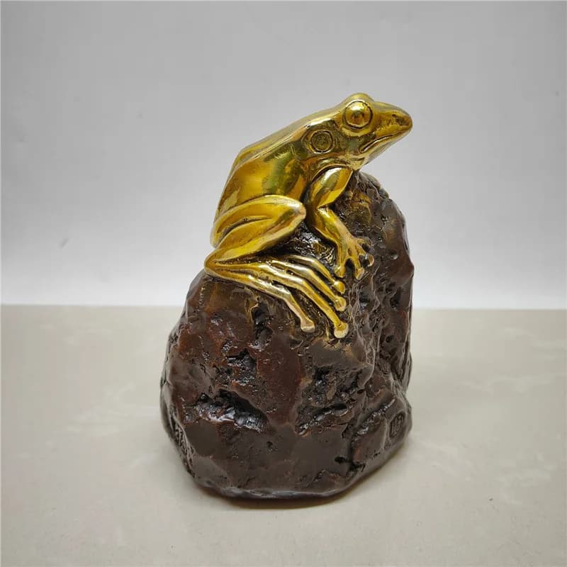 Pure copper golden toad ornament, croaking to bring wealth, frog decoration for home, living room, office, opening and housewarm