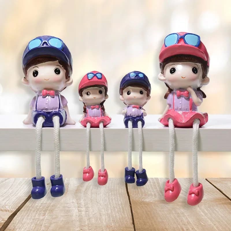 4pcs/set Happy Family Sweet Baby Cartoon Hanging Feet Doll Resin Crafts Home Decoration TV Cabinet Small Ornaments Holiday Gift