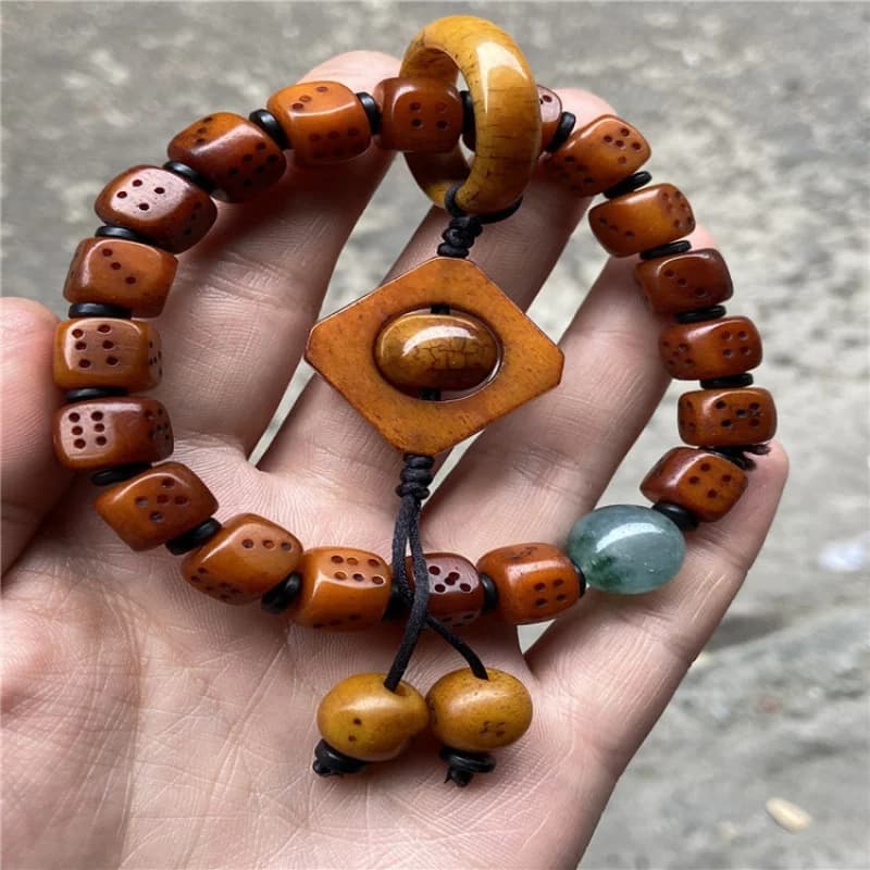 Antique and miscellaneous handicrafts, yak bone dice, Buddhist beads, bracelets, and cultural items for meditation wholesale