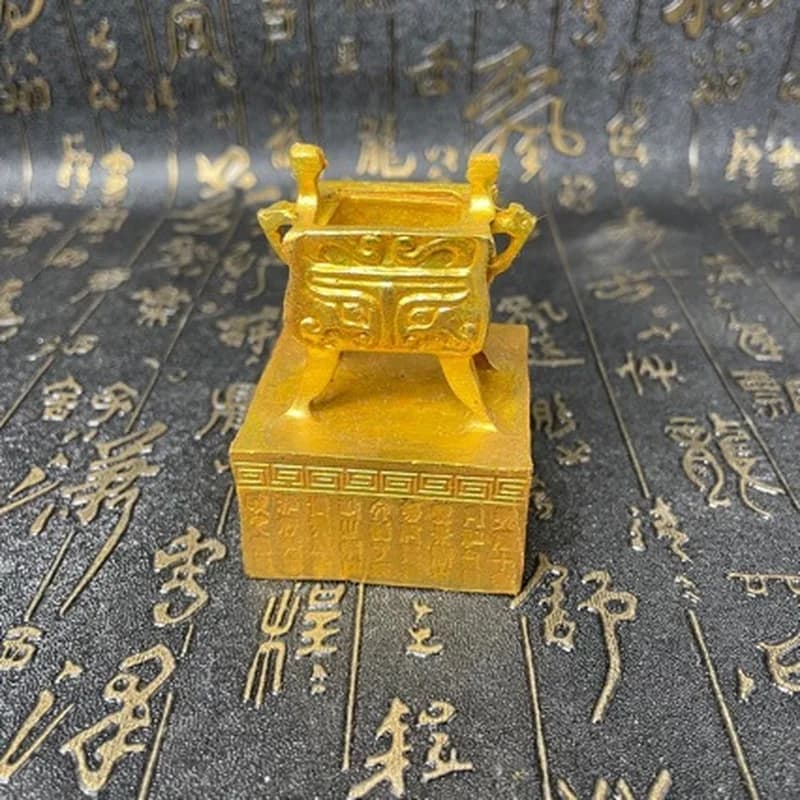 Gilt copper seal ornaments, antique brass crafts, cultural and creative market folk vintage collectibles