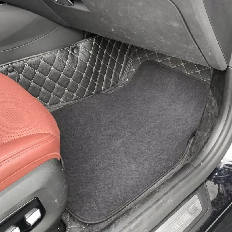 Alfombrillas Universales para Auto, Delanteras y Traseras, de Alta Resistencia, para SUV, Sedán, Camioneta – Resistentes a la Su