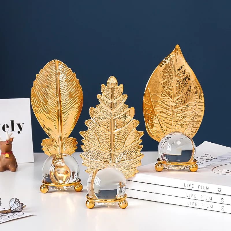 Golden Ginkgo Leaf Iron Art Jewelry Ornament, Crystal Ball, Living Room Wine Cabinet, TV Cabinet, Art Decoration Sculpture