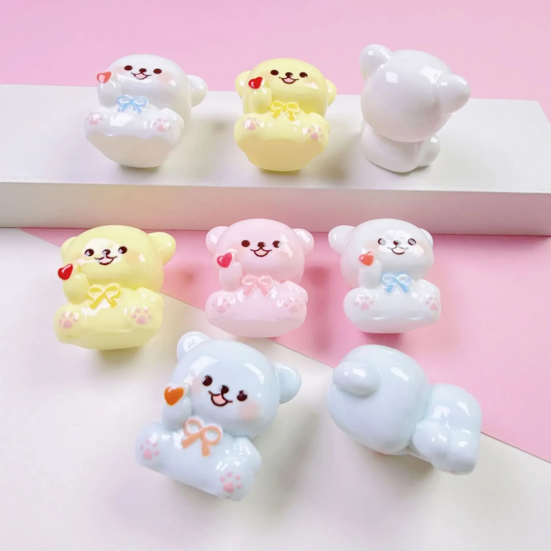 Resin 3d Mini Kawaii Bear with Heart Shape Flatback Cabochon DIY Miniature Craft Supplies for Scrapbooking Phone Case Decor Bulk