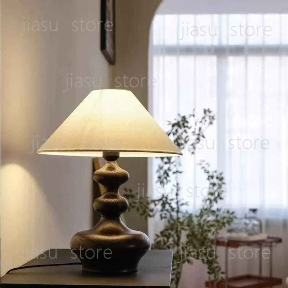 Medieval desk lamp, bedroom, study, American retro wabi-sabi wind designer, high-end atmosphere, solid wood bedside lamp