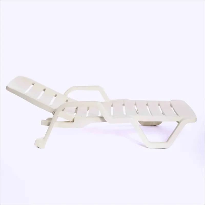Beach recliner plastic outdoor leisure beach chair with wheels beach recliner