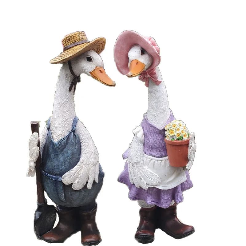 Couple Duck Figurines Gardener Ducks Garden Statues Ducks with Hats Animal Ornaments Garden Patio Lawn Yard Art Decor