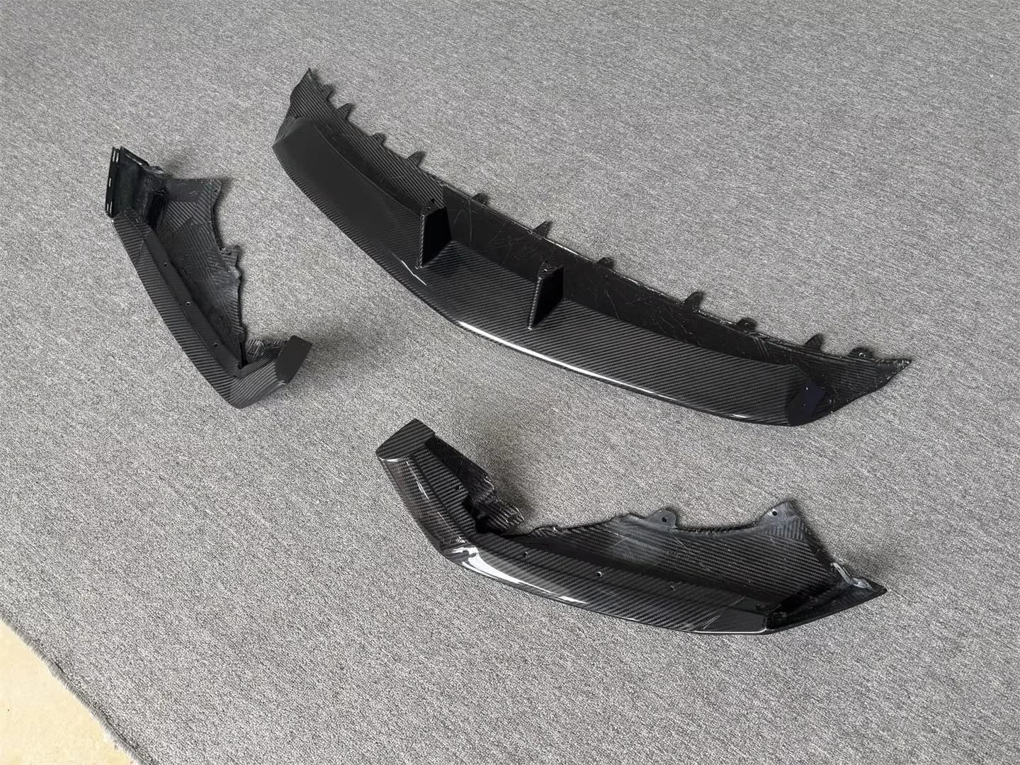 Upgrade High Quality OEM Style Dry Carbon Fiber Front Bumper Lip Front Bumper Spoiler Body Kit for  URUS Performante