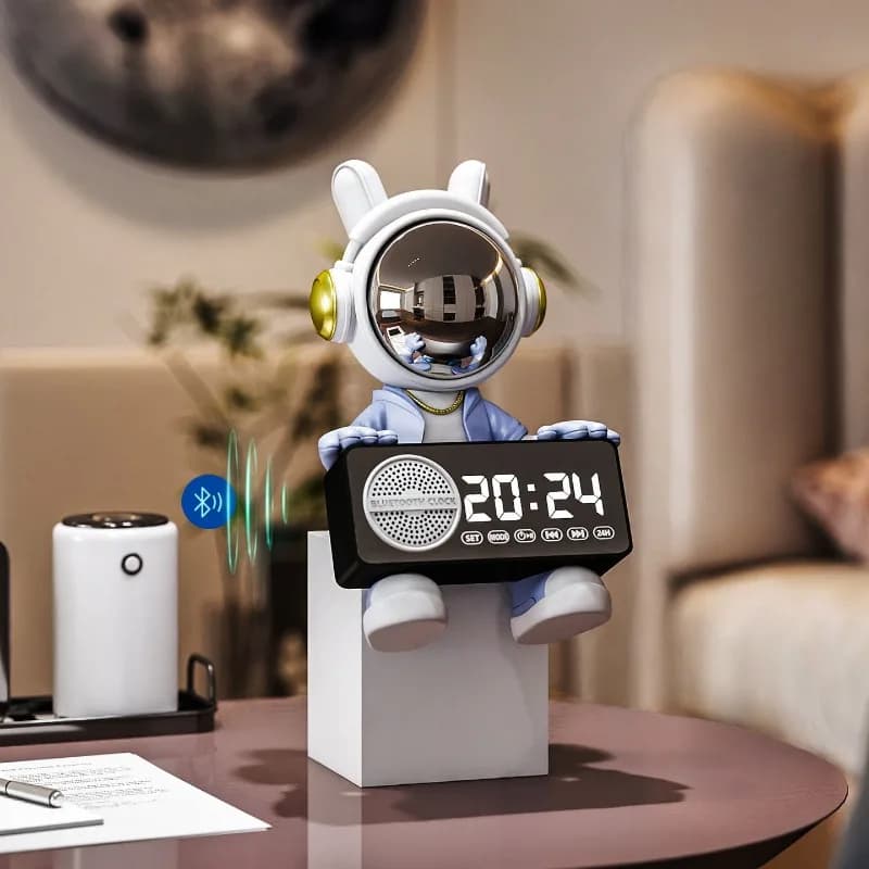 Astronauts, Astronauts, Desktop Ornaments, Students, Alarm Clocks,Books,Desks,Creative Decorations,Bluetooth Speakers,Home Decor