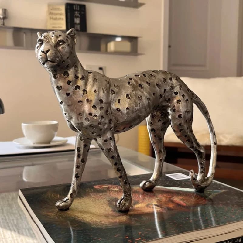 Modern Resin Cheetah Statue, Luxury Home Decor for Living Room ,TV Cabinet Wealth Attracting Mascot, Unique New Home Gift