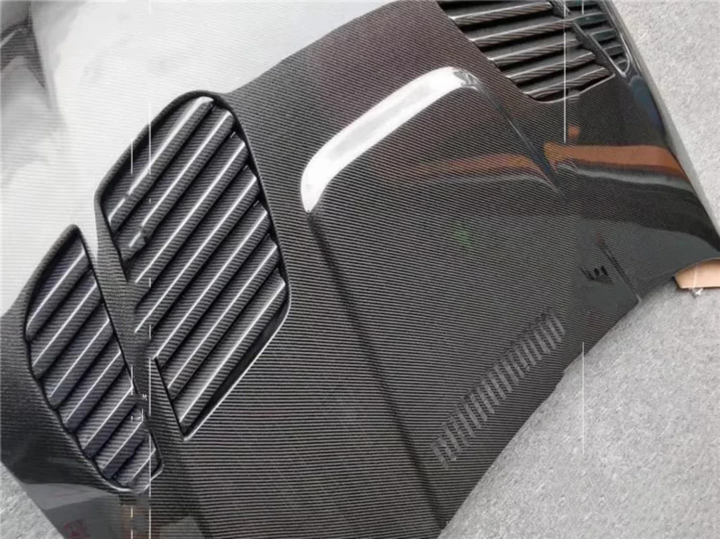 For  3 series E46 318 325 330 modified Auto Accessories Carbon Fiber Engine Hood Engine Cover