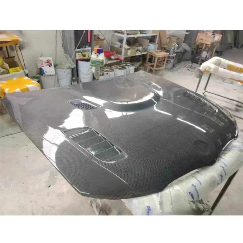 Hot Selling V Style Carbon Fiber Front Engine Hood Bonnet Kit for Sports Coupe 2005-2012 Off-Road Lightweight
