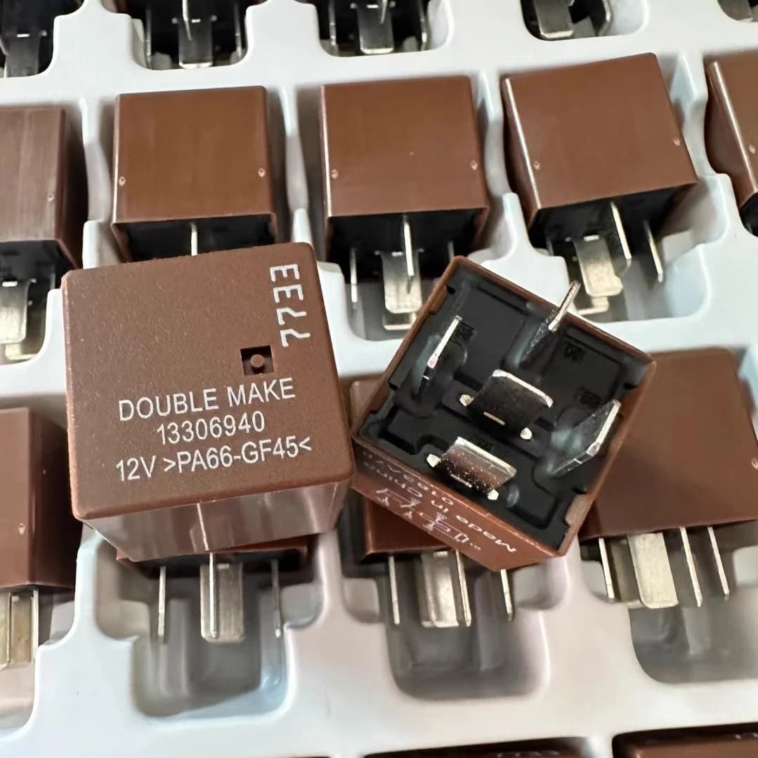 1pcs For Automotive Relay 13306940 12VDC/40A 5-pin