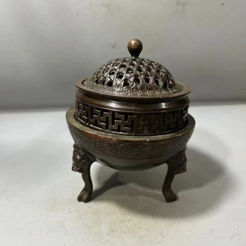 Alloy Bronze Three-Layer Lion-Feet with Cloud Pattern, Home Tea Ceremony Sandalwood Incense Burner, Decorative Or