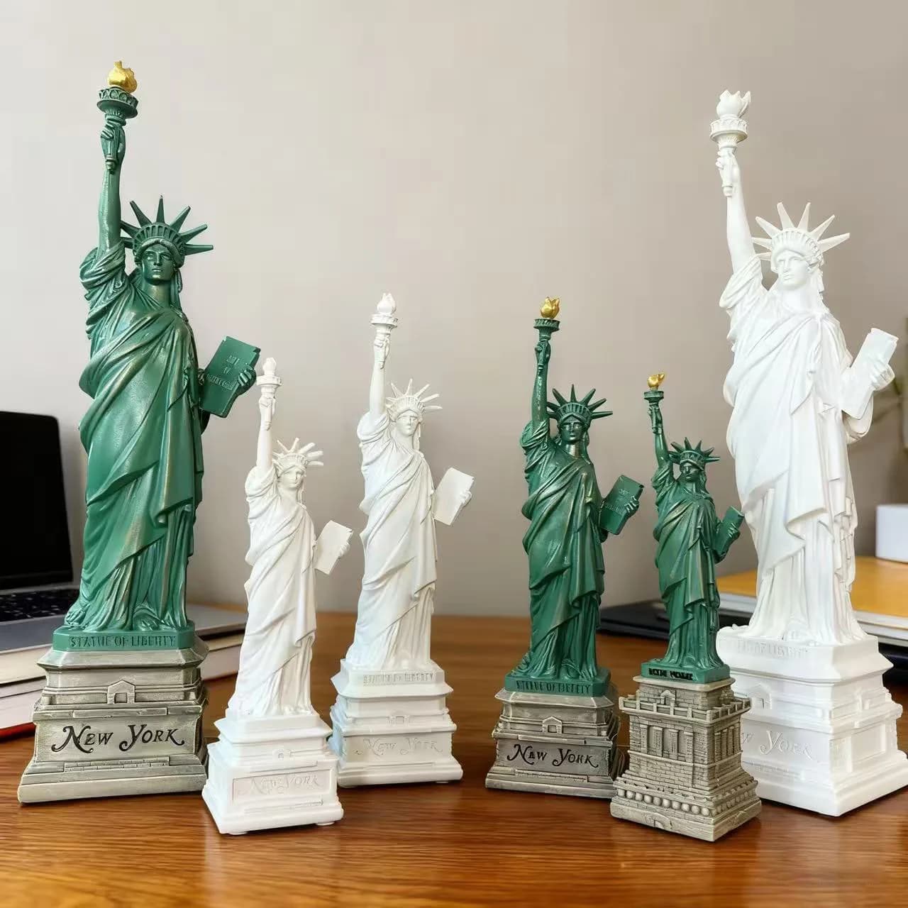 YuryFvna Statue of Liberty Model Desk Accessories Collectibles Travel Souvenirs New York Office Home Interior Room Decoration