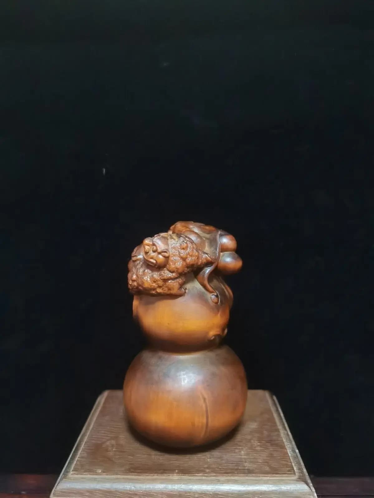 A rare Chinese exquisite hand-carved gourd boxwood statue