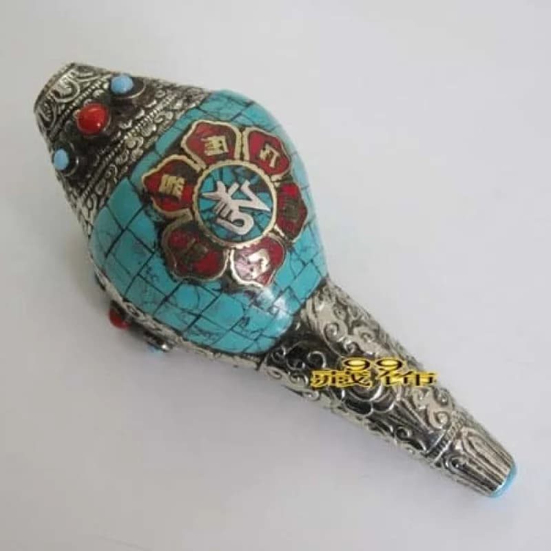 Tibetan Buddhist instruments, handcrafted turquoise conch with six-character mantra, decorative item for spiritual practice