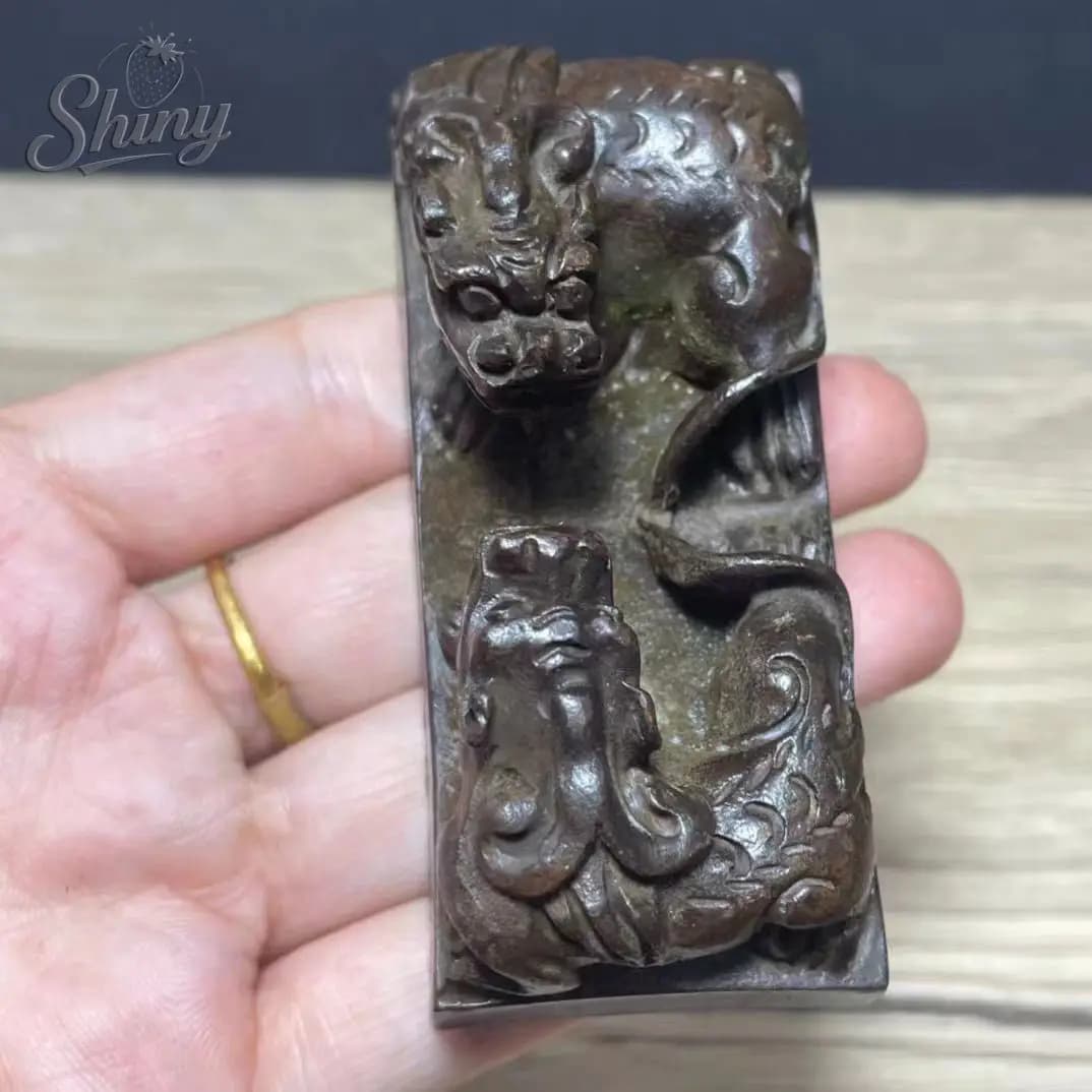 Vintage Double-Headed Auspicious Beast Seal Carving Artwork Wealth-Attracting Pixiu Desktop Decorative Ornament