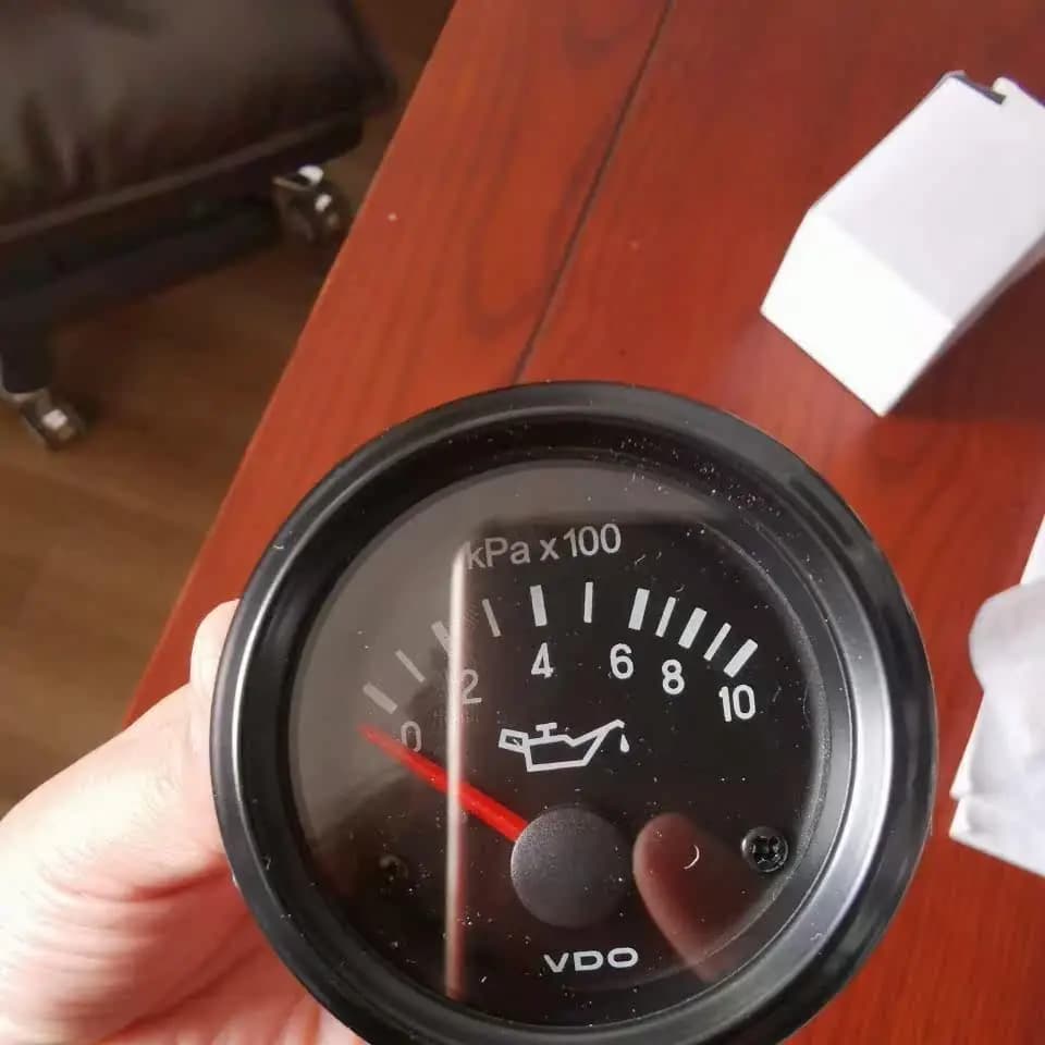 For XCMGs original crane parts imported VDO oil gauge pressure gauge 25K50K20B20G
