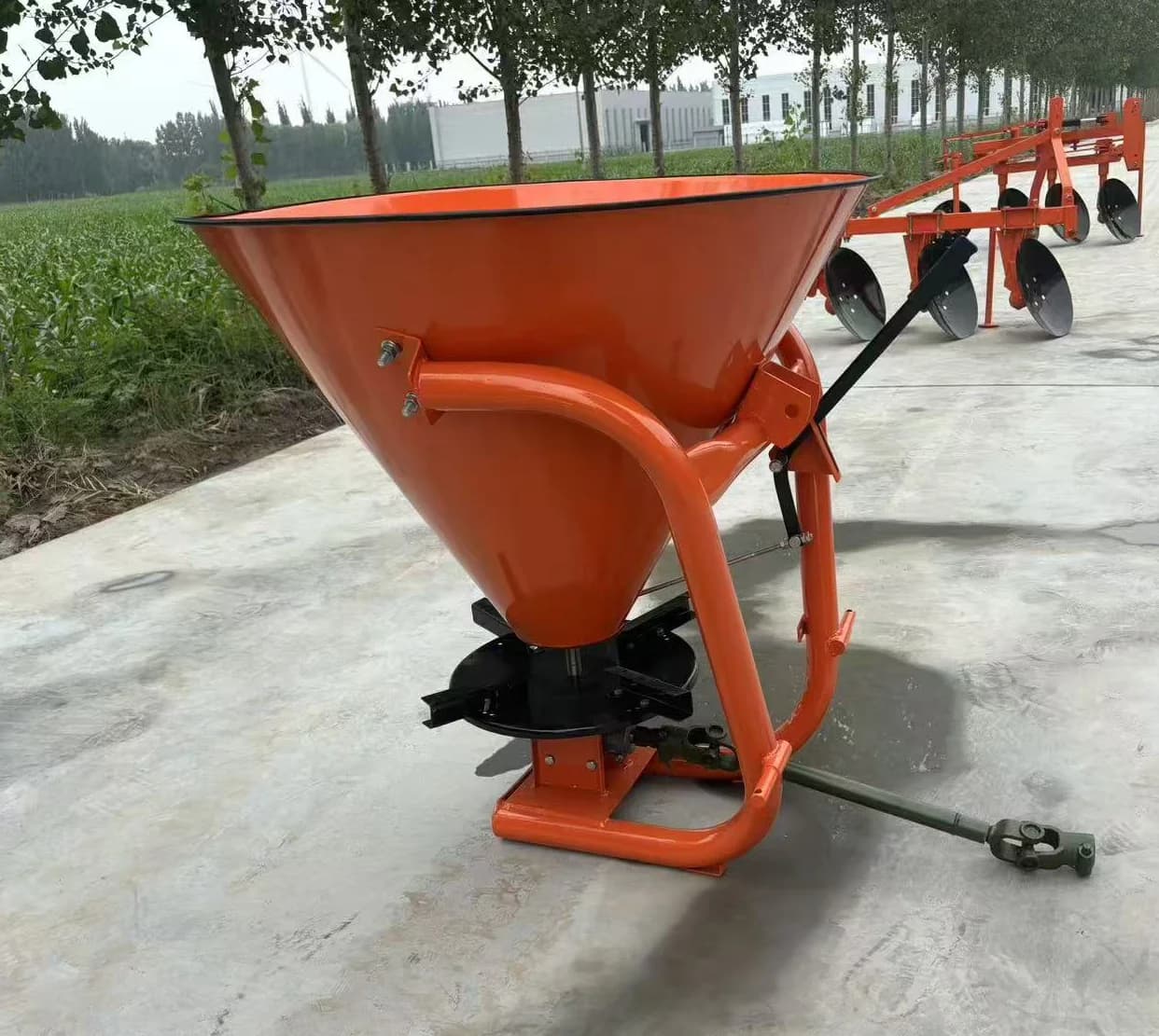 Agricultural Lime Spreaders Tractor with  Automatic Fertilizer