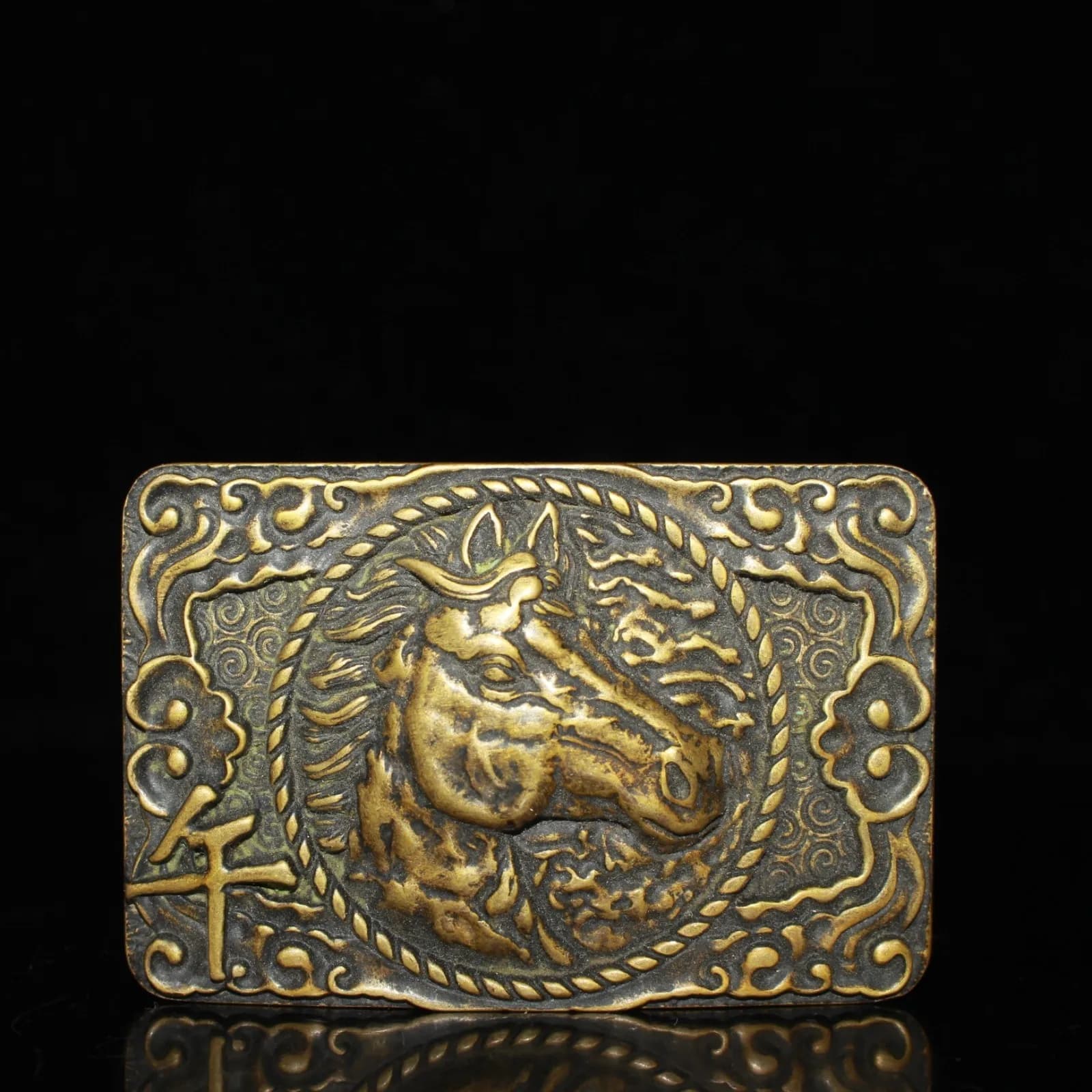 Pure copper horsehead belt buckle