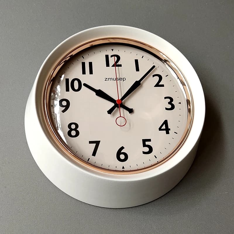 Office Wall Round Art Clocks Olive Green 10-Inch Simple Metal Living Room Wall Clock Single-Sided Silent Decorative Home Clock