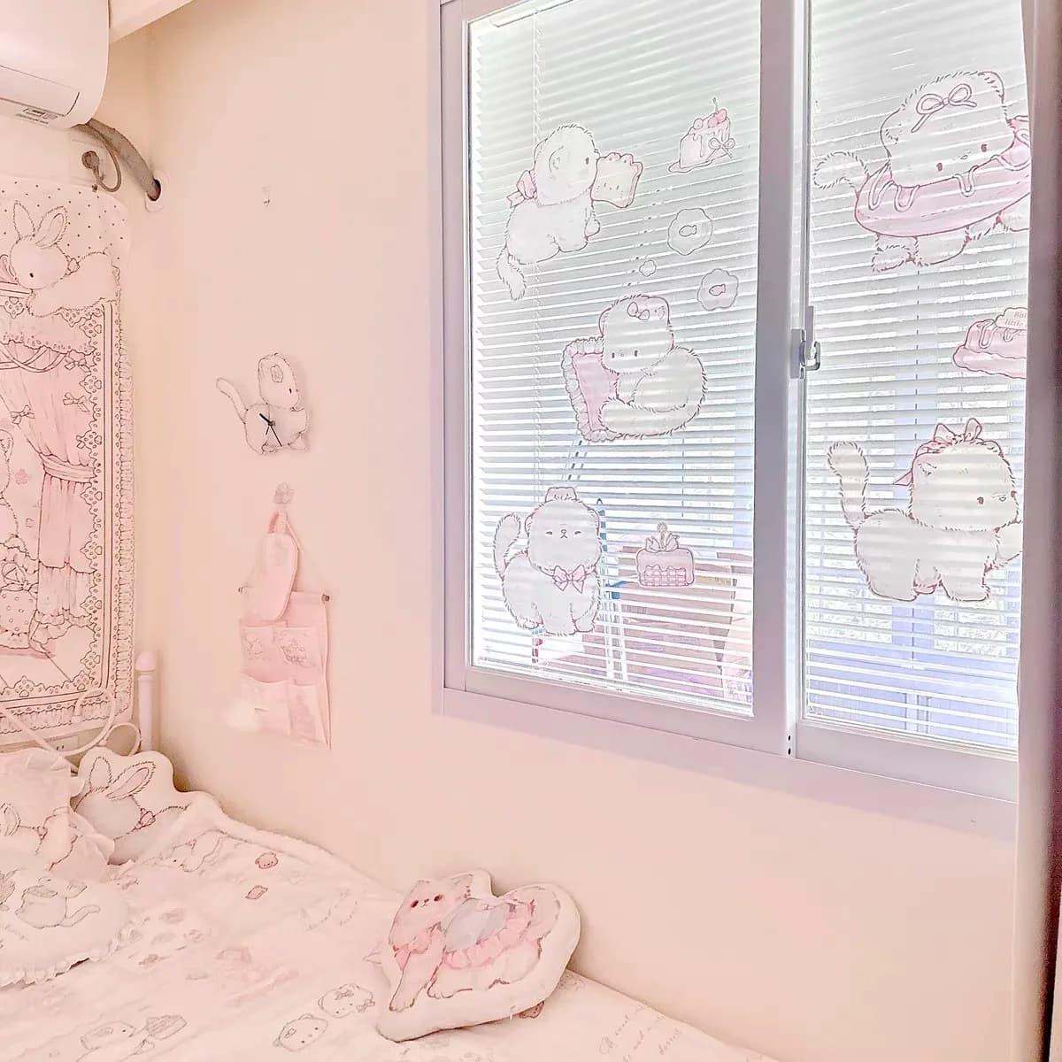 Adorable Cartoon Style Glass Sticker DIY Honeybee Wall Decals for Glass Windows Removable Sticker