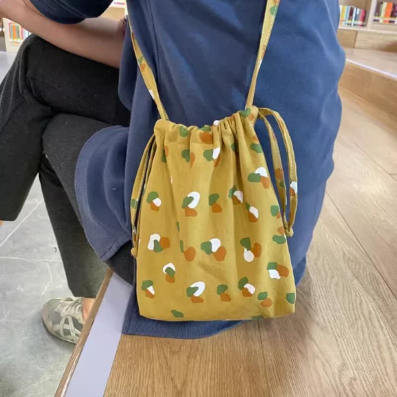 Harajuku Floral Single Shoulder Bag Versatile Cute Cotton Crossbody Bag Drawstring Heartwarming Large Capacity Bucket Bag