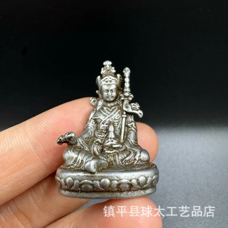 Tibetan-style Vajra Lotus Vajrayana Master pocket-sized Tibetan Buddha ornament
