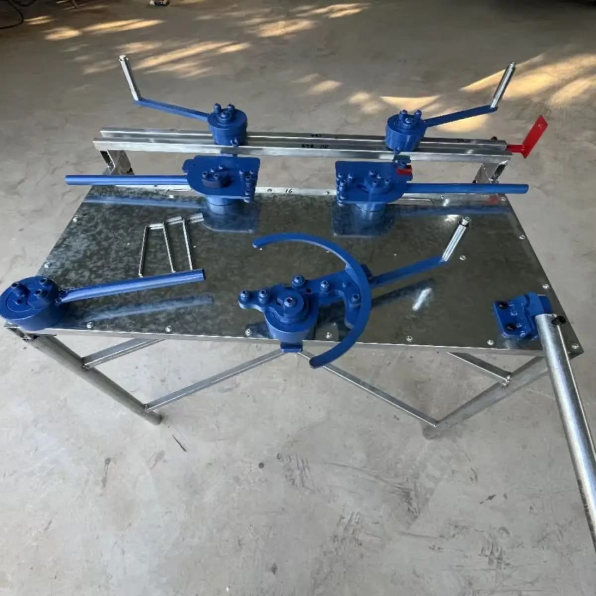 Manual Wire Hanger Making Bend Neck Hanger and Twist Neck Hanger Table Wire Mesh Making Machine Metalworking Machinery