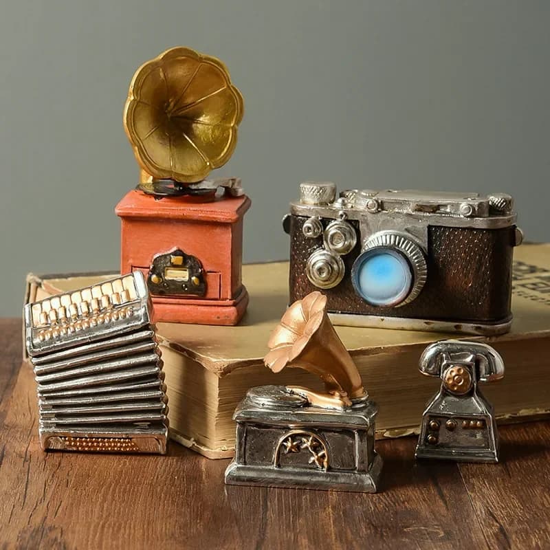 1PC Retro Resin Phonograph Mini Ornament Nostalgic Home Decor Craft Photography Prop Camera Accessory Small Figurine