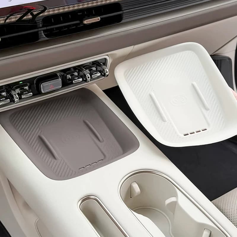 For GMW ORA 5 2026 2027 Car Central Control Wireless Charging Dust-proof Silicone Pad Silicone Protective Pad Interior Accessory