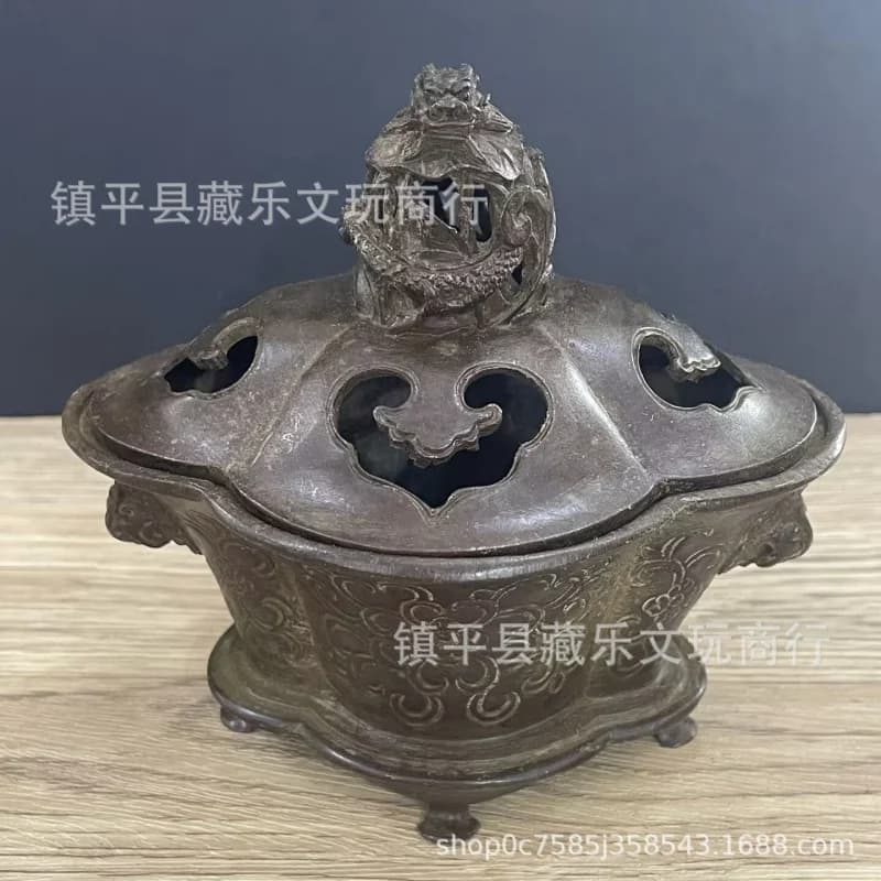 Copper lion lid , Xuan De three-legged , household sandalwood and agarwood incense burner, ceremony tea
