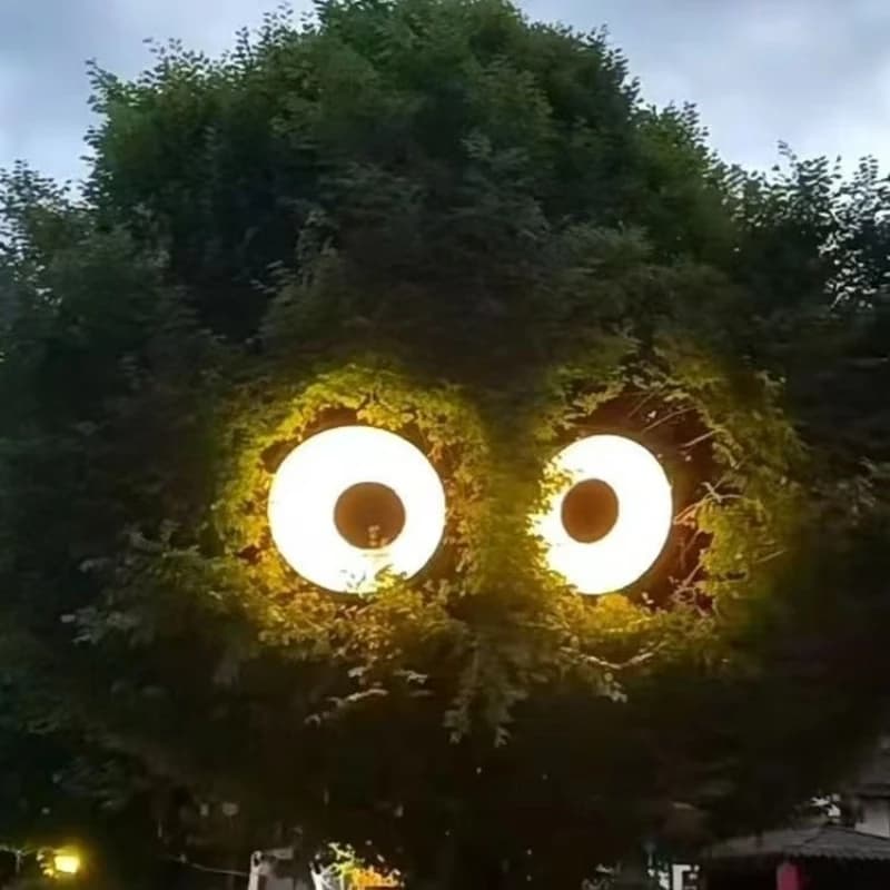 Decoration will rotate the eyes, creative lamps, Internet celebrity trees, will move big eye expression lights