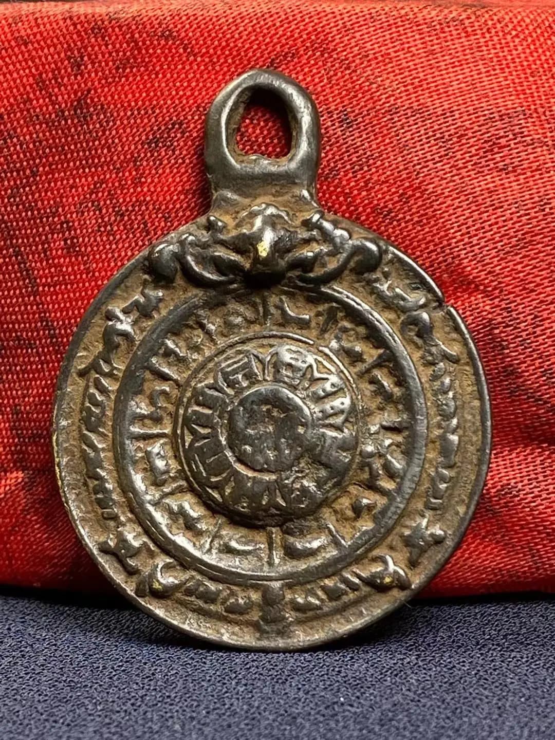 2"Tibetan Temple Collection Old Bronze Garuda Dhwaja Buddha Head Buddha Card Nine palace gossip card Pendant Amulet Dharma
