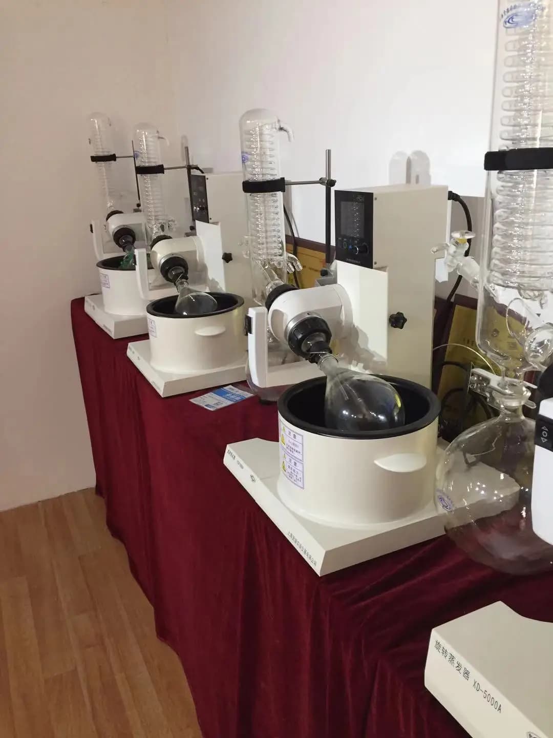2L Digital Display Rotary Evaporator with Water Bath for Laboratory DW-RE-52AA Price