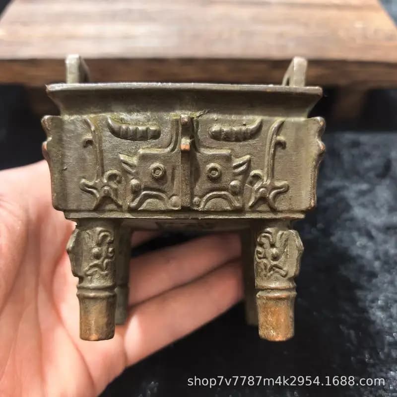 Brass Craft Square Tripod Ornament for Home Living Room Decoration