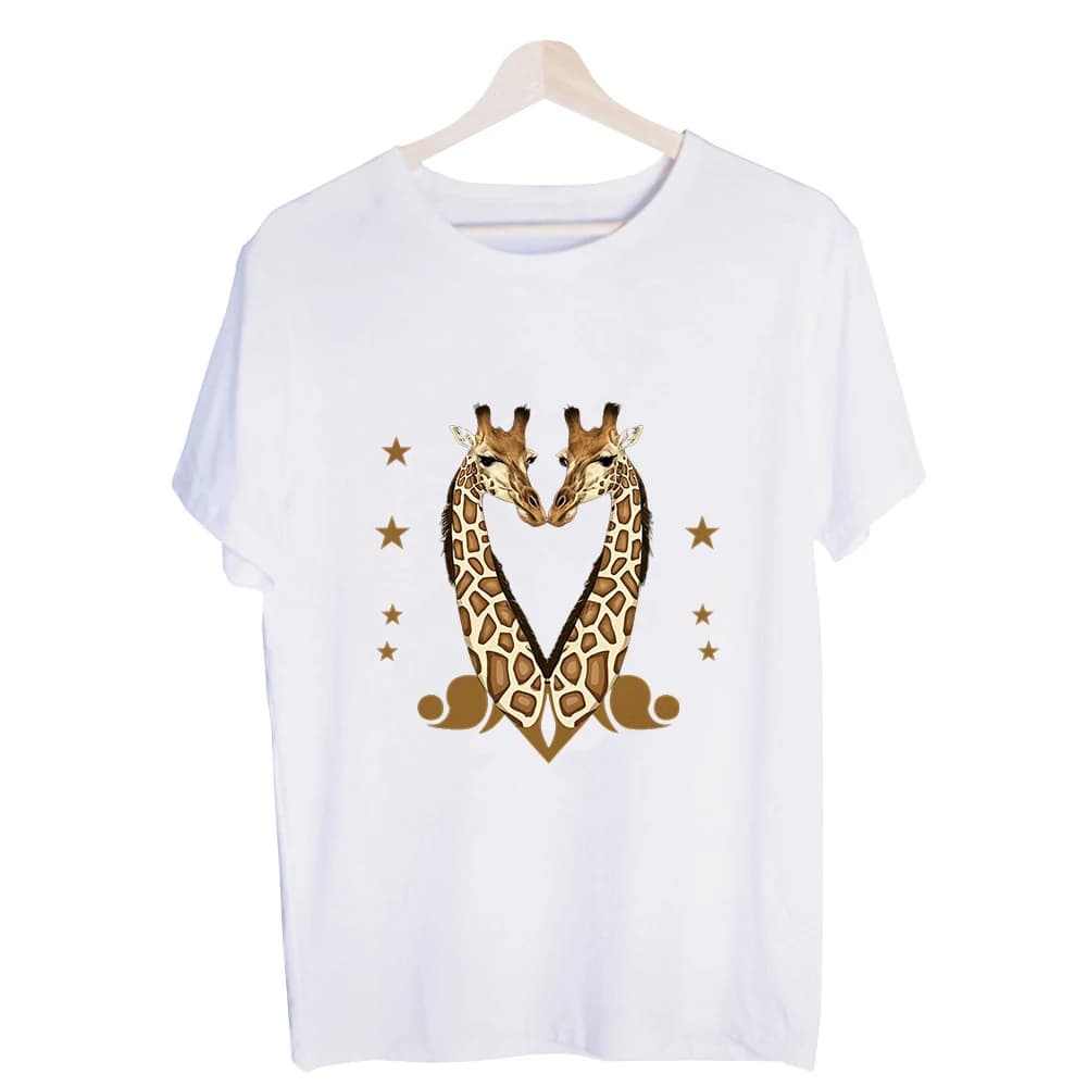 Men's Giraffe Heart Graphic Tee, Short Sleeve Crew Neck T-Shirt for Casual Daily Wear and Summer Outfits